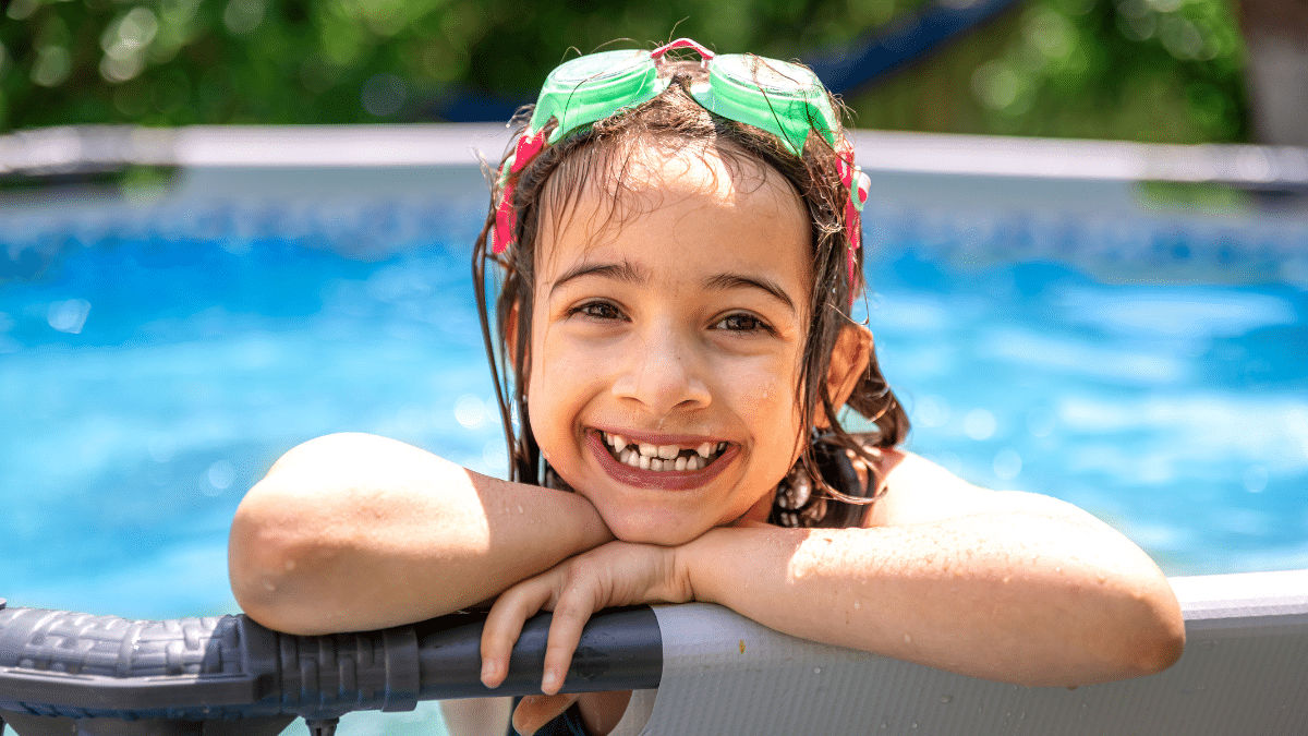 La ligne d’eau sale de votre piscine supprimée