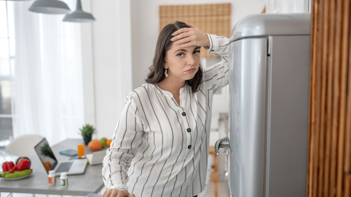 Une odeur de frigo persistante